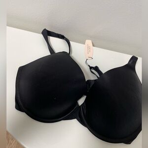 Black Victoria’s Secret Bra // 34D // VS // NWT